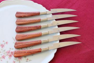 Coffret 6 couteaux "As de table" bois de rose acier Alenox18cr
