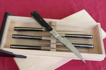 Coffret 6 couteaux "As de table" corne noire acier Alenox18cr