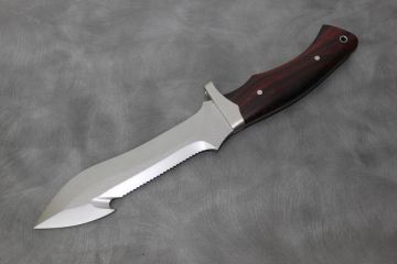 Couteau bushcraft commande spéciale lame acier carbone manche bois exotique