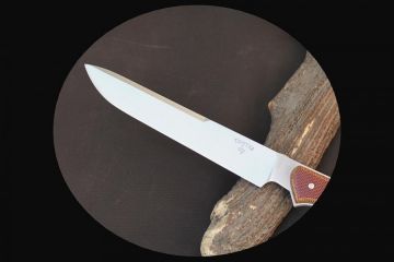 Couteau de camp bushcraft artisanal acier mox27co micarta brown