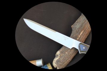 Couteau de camp bushcraft artisanal acier mox27co micarta kaki