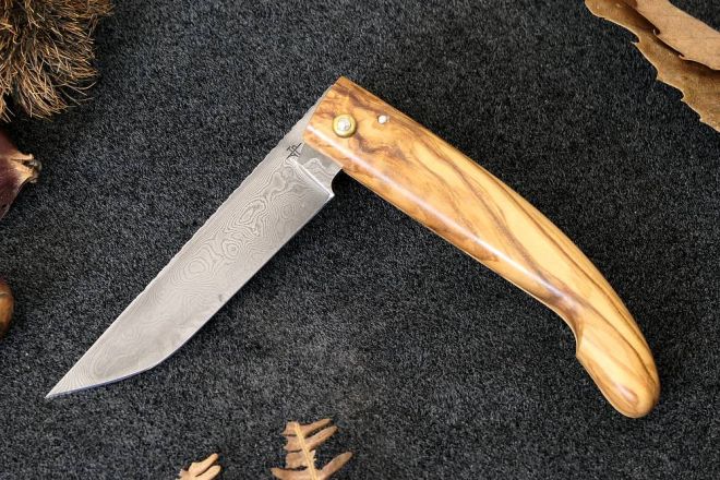 Couteau custom Montségur Prestige damas carbone ronce d\'olivier