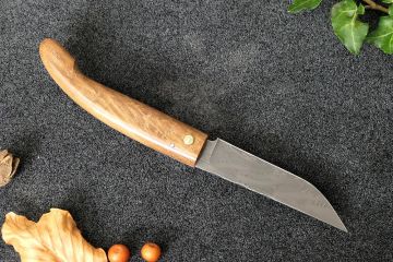 Couteau custom Montségur Prestige damas inox vieux chêne de ratelier