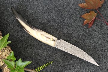 Couteau capucin damas inox Le Plantaurel manche corne jaspée noire