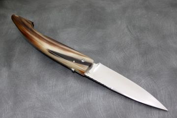 Couteau custom capucin Berger manche corne acier inox Böhler N690