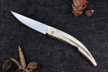 Couteau capucin Ariégeois Le Plantaurel corne jaspée claire acier 12c27