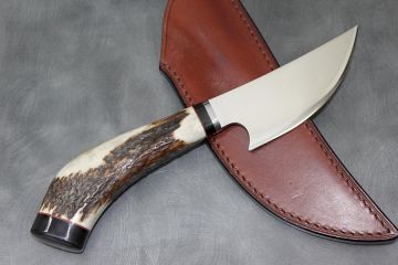 Couteau chasse skinner GM manche bois de cerf lame acier D2