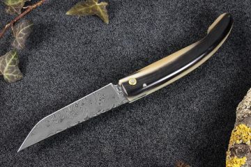 Couteau custom Montségur Prestige damas corne blonde jaspe noir