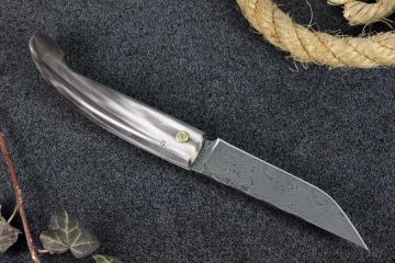 Couteau custom Montségur Prestige damas inox corne jaspée grise
