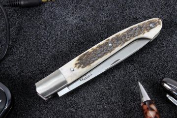 Couteau de poche Pyrène 11 cm lame 12c27 manche bois de cerf