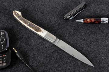 Couteau de poche Pyrène 11 cm lame 12c27 manche bois de cerf