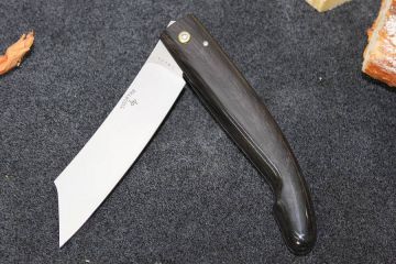Couteau de poche capucin le Patriarche acier carbone xc75 corne noire