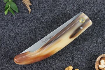 Couteau de poche régional Montségur rustique corne jaspée blonde 12c27