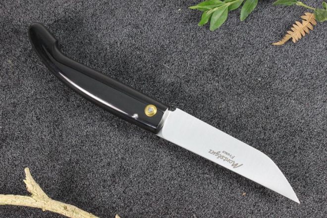 Couteau de poche traditionnel Montségur corne noire acier carbone