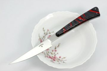 Couteau L\'As de table acier Alenox18cr acrylique noir filets rouges