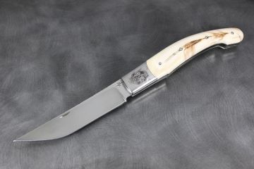Couteau pliant Baroudeur 13cm ivoire phacochère gravure Marc Fabre (MOF)