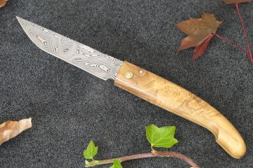 Couteau custom Montségur Prestige damas carbone loupe d\'acacia
