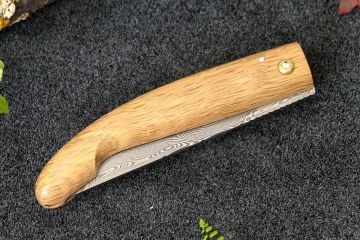 Couteau custom Montségur Prestige damas carbone racine de chêne