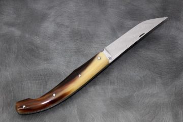 Couteau pliant Baroudeur 11cm corne jaspée acier damas inox