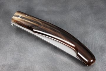 Couteau pliant Baroudeur corne marbrée lame acier inox Böhler