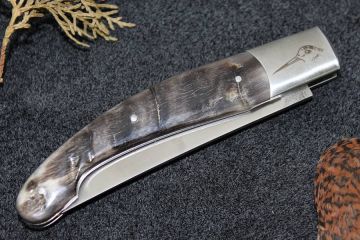 Couteau pliant Baroudeur gravure bécasse acier RWL34 bélier foncé