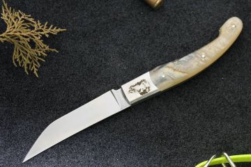 Couteau pliant Baroudeur gravure sanglier acier RWL34 bélier blond