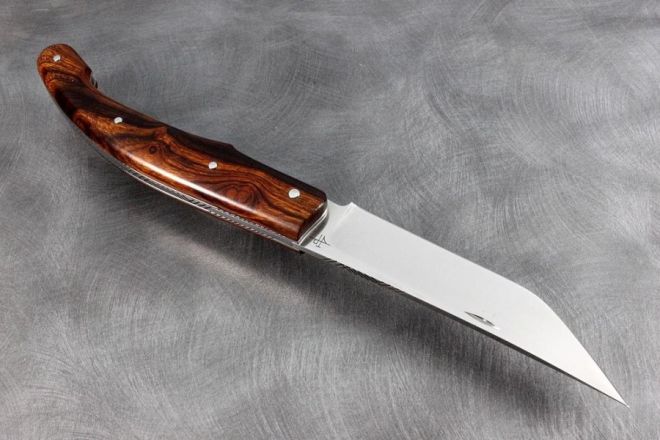 Couteau pliant Baroudeur 12cm loupe bois de fer d\'Arizona acier RWL34