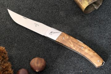 Couteau pliant à cran d\'arrêt gravure bécasse manche ronce de chêne