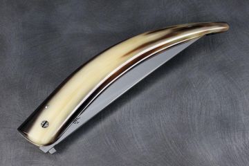 Couteau pliant Epervier corne jaspée acier damas inox