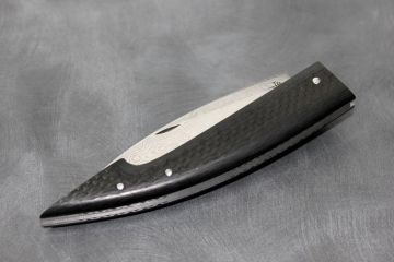 Couteau pliant Gentleman fibre de carbone acier damas