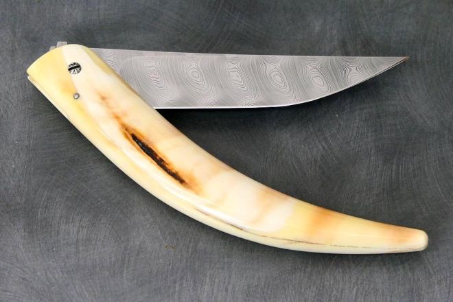 Couteau pliant Epervier ivoire phacochère acier damas inox