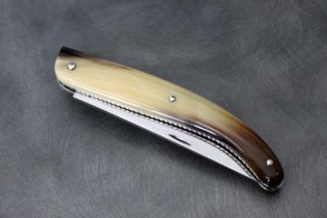 Couteau lame damas inox le Ptipoche 10,5 cm corne jaspée