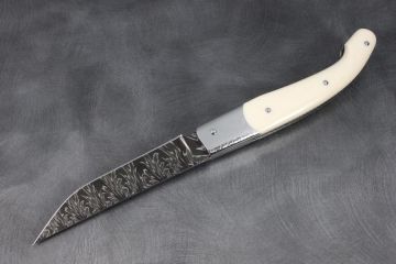 Couteau pliant Baroudeur manche ivoire acier damas carbone
