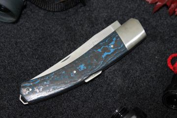 Couteau pliant Paratge lame 14c28n manche fibre de carbone bleu