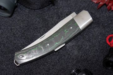 Couteau pliant Paratge lame 14c28n manche fibre de carbone vert