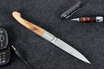 Couteau pliant Pyrène 11 cm lame 12c27 manche bois de cade