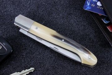 Couteau pliant Pyrène 13 cm lame 12c27 manche corne jaspée