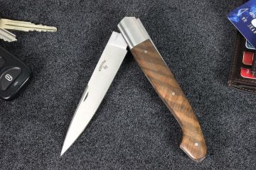 Couteau pliant Pyrène 13 cm lame 12c27 manche noyer