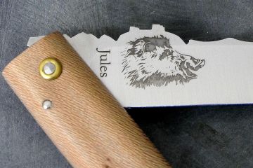 1 Marquage laser personnalisé sur couteau Chronopost