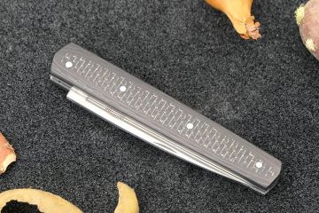 Couteau pliant Espadon 10,5cm lame 14c28 manche fibre de carbone fil doré