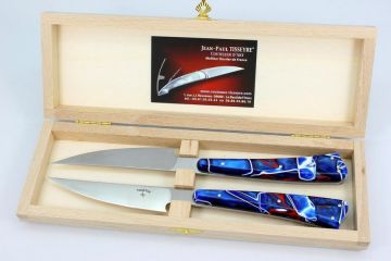 Couteaux \"As de table\" acrylique bleu filets rouges et blancs coffret de 2
