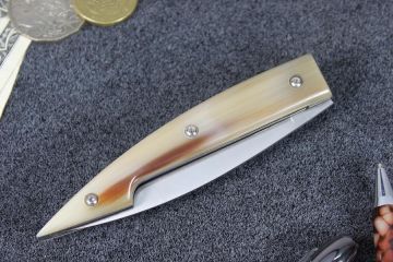 Couteau pliant Cabos liner-lock acier 12c27 corne blonde