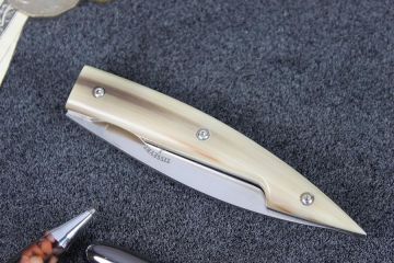 Couteau pliant Cabos liner-lock acier 12c27 corne blonde