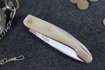 Couteau de poche pliant Peyrecave acier 12c27 corne blonde