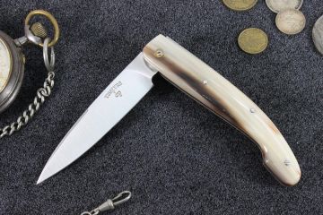 Couteau de poche pliant Peyrecave acier 12c27 corne jaspée claire