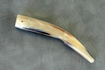 Manche en corne jaspée pour couteau capucin Plantaurel et Eustache