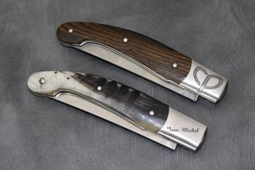2 Marquages laser personnalisés sur couteau