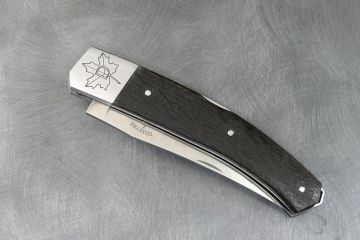 1 Marquage laser personnalisé sur couteau