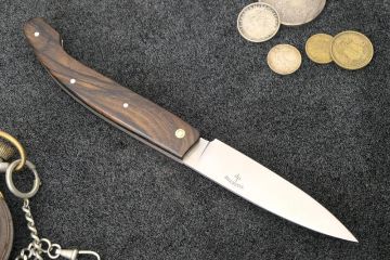 Couteau de poche artisanal Peyrecave acier carbone xc75 ronce de ziricotte