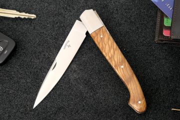 Couteau pliant Pyrène 13 cm lame 12c27 manche frêne stabilisé